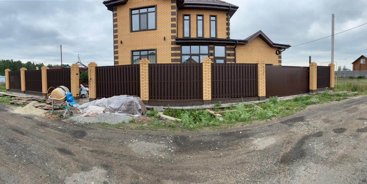 забор из штакетника Шоколад двухсторонний фото1 в Усть-Катаве