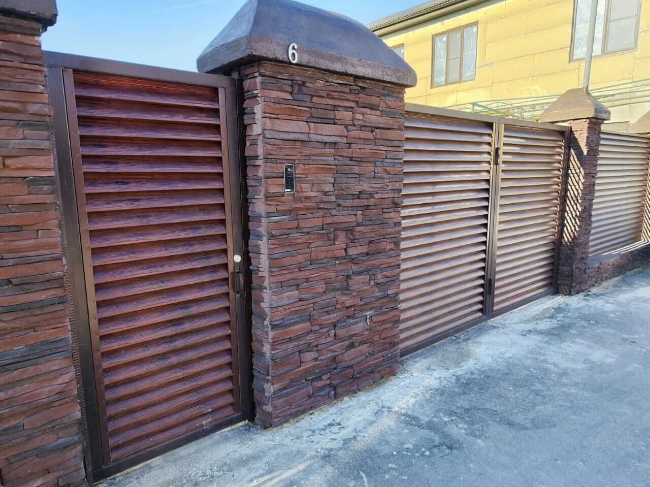 Забор с ламелями Еврожалюзи 43м Красный Каштан Printech в Усть-Катаве