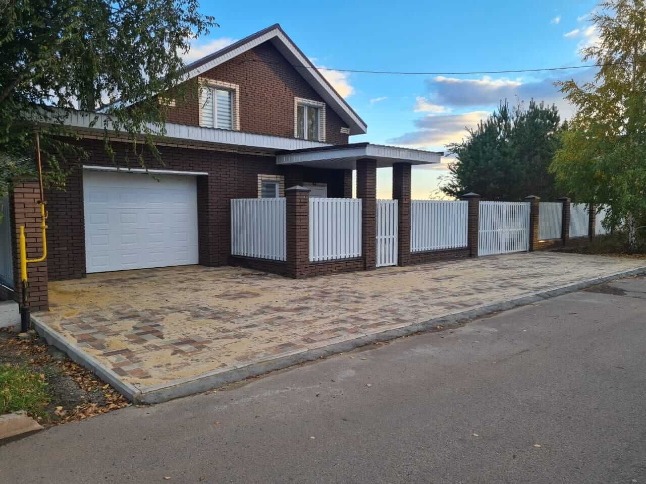 Забор из полукруглого штакетника 33м RAL9003 Белый фото 3 в Усть-Катаве