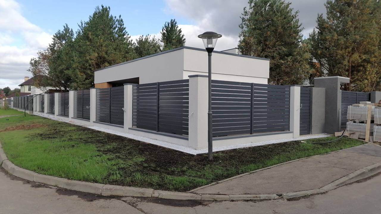 Забор-ранчо из металлопланкена 36м RAL7024 Серый Графит фото 7 в Усть-Катаве