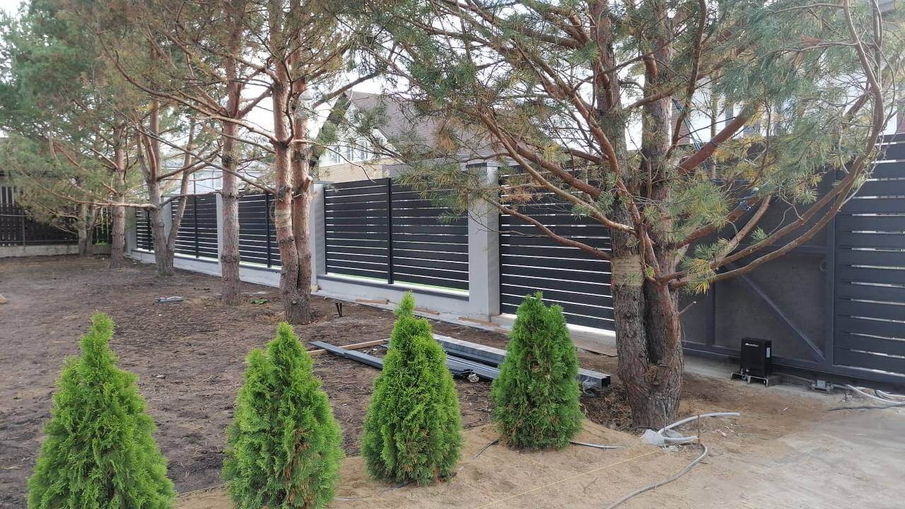 Забор-ранчо из металлопланкена 36м RAL7024 Серый Графит фото 6 в Усть-Катаве