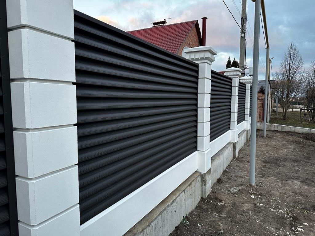 Забор из ламелей Еврожалюзи 35м RAL8019/8019 Темный Шоколад двусторонний MATTE в Усть-Катаве