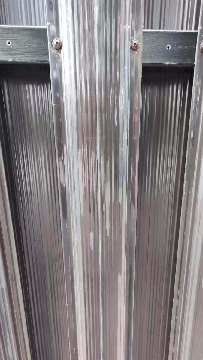 Забор из евроштакетника 22м RAL8019/8019 Темный Шоколад двусторонний фото 3 в Усть-Катаве