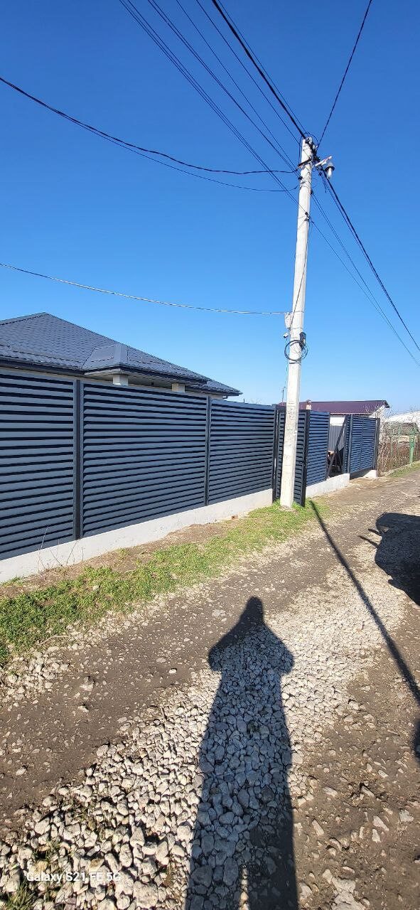 Забор из ламелей еврожалюзи 30м RAL7024/7024 Серый Графит двусторонний фото 1 в Усть-Катаве