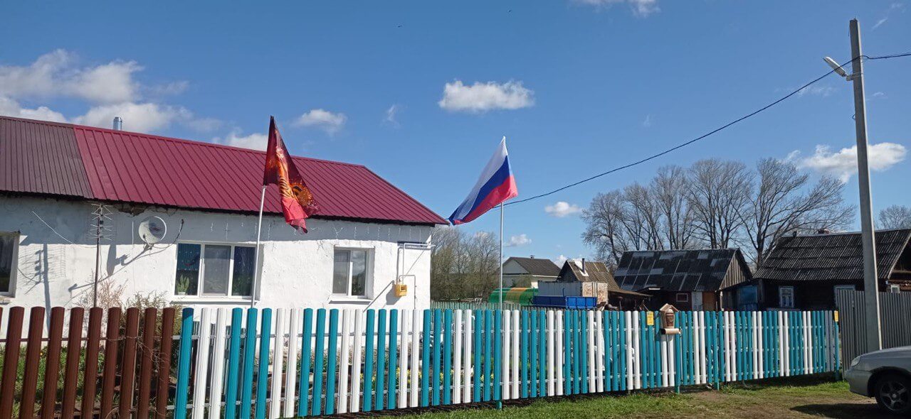 Забор из евроштакетника 16м RAL5021 Морская Волна, RAL9003 Белый фото 1 в Усть-Катаве