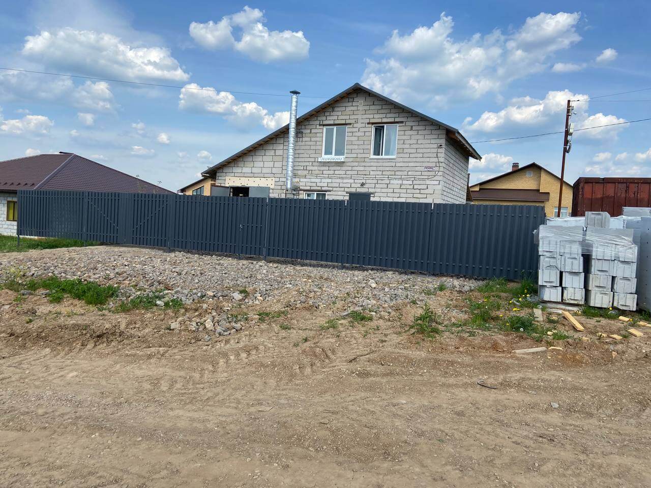 Забор из евроштакетника 16м RAL7024 Серый Графит фото 6 в Усть-Катаве