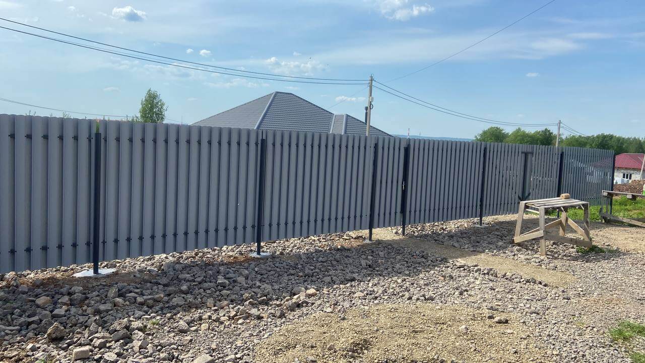 Забор из евроштакетника 16м RAL7024 Серый Графит фото 2 в Усть-Катаве
