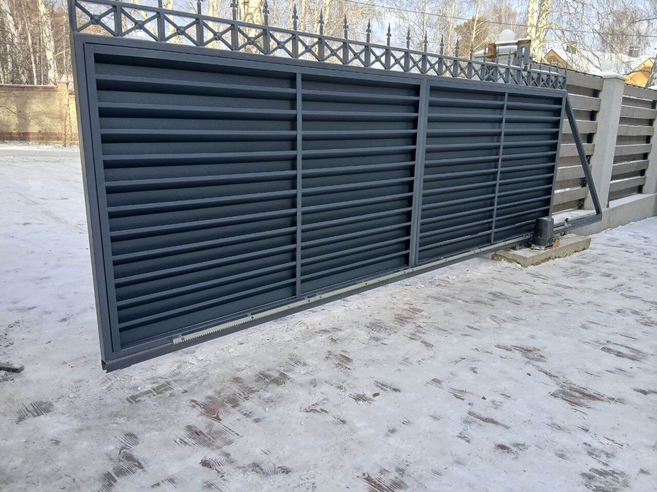 Входная группа из ламелей Хай-Тек RAL7024/7024 Серый Графит двусторонний МАТТЕ фото 8 в Усть-Катаве