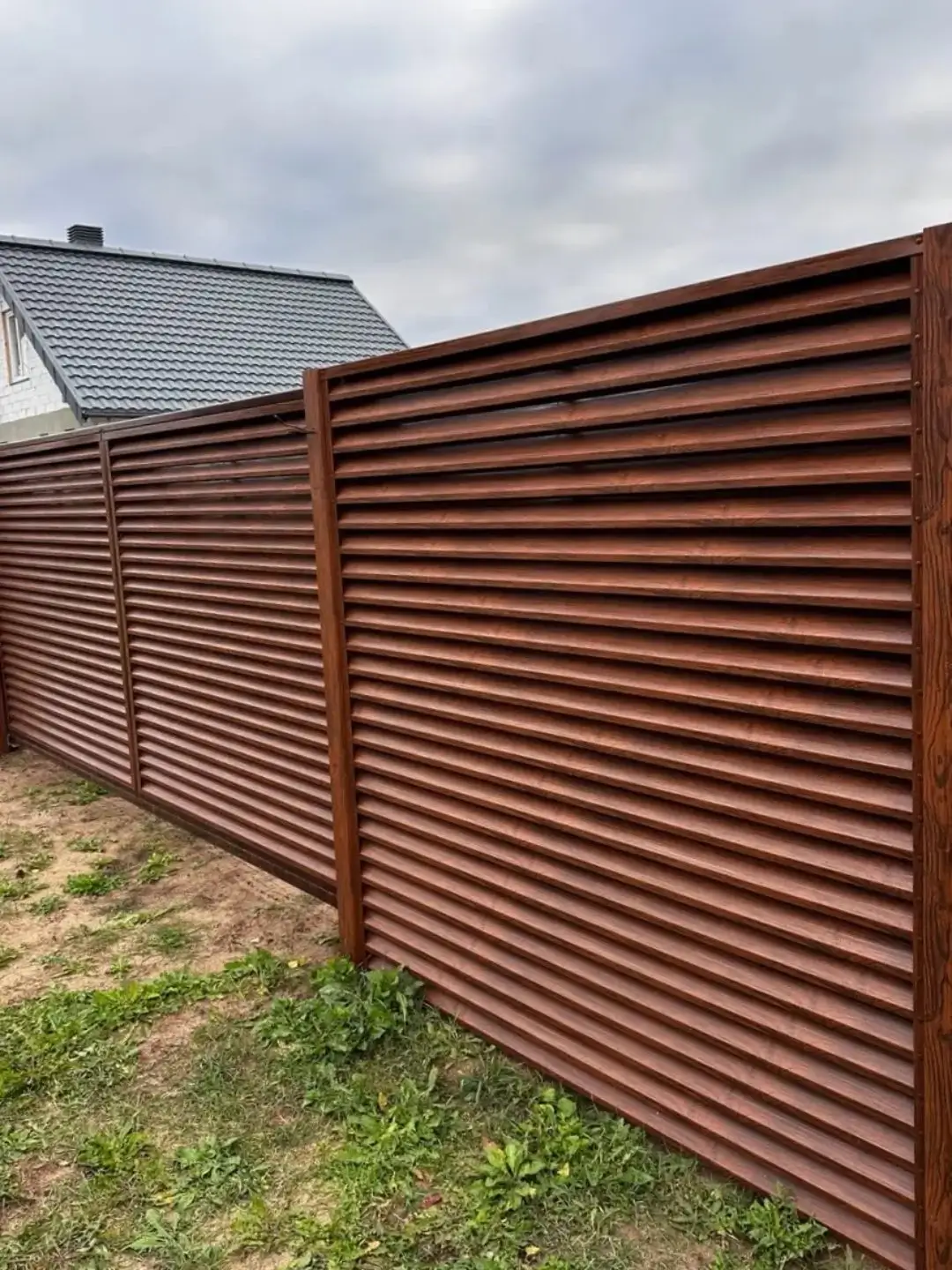 Забор-жалюзи из ламелей ЭКО-Z 58м Темный Дуб 3D Принтек фото 1 в Усть-Катаве