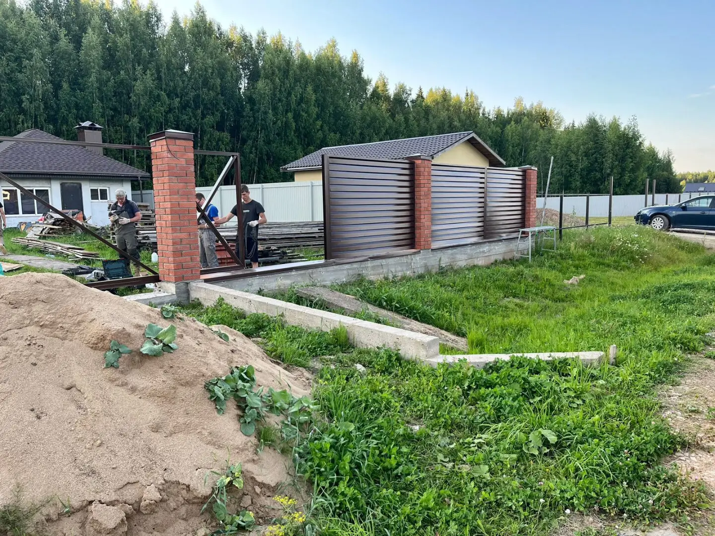 Забор-жалюзи из ламелей Хай-Тек 26м RAL8017/8017 Шоколад двусторонний фото 3 в Усть-Катаве